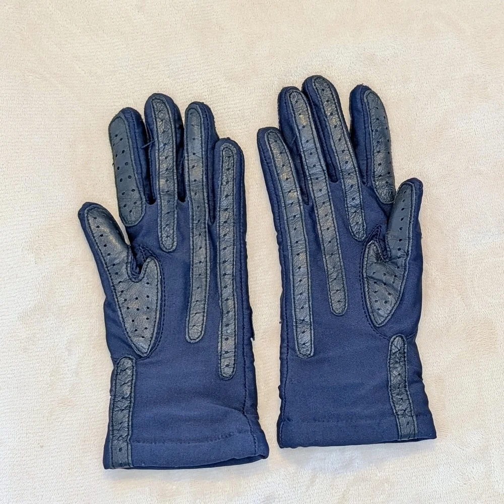 Vintage Iso-toner Warm-up Gloves By Aris Navy Faux Leather Chevron Accents
